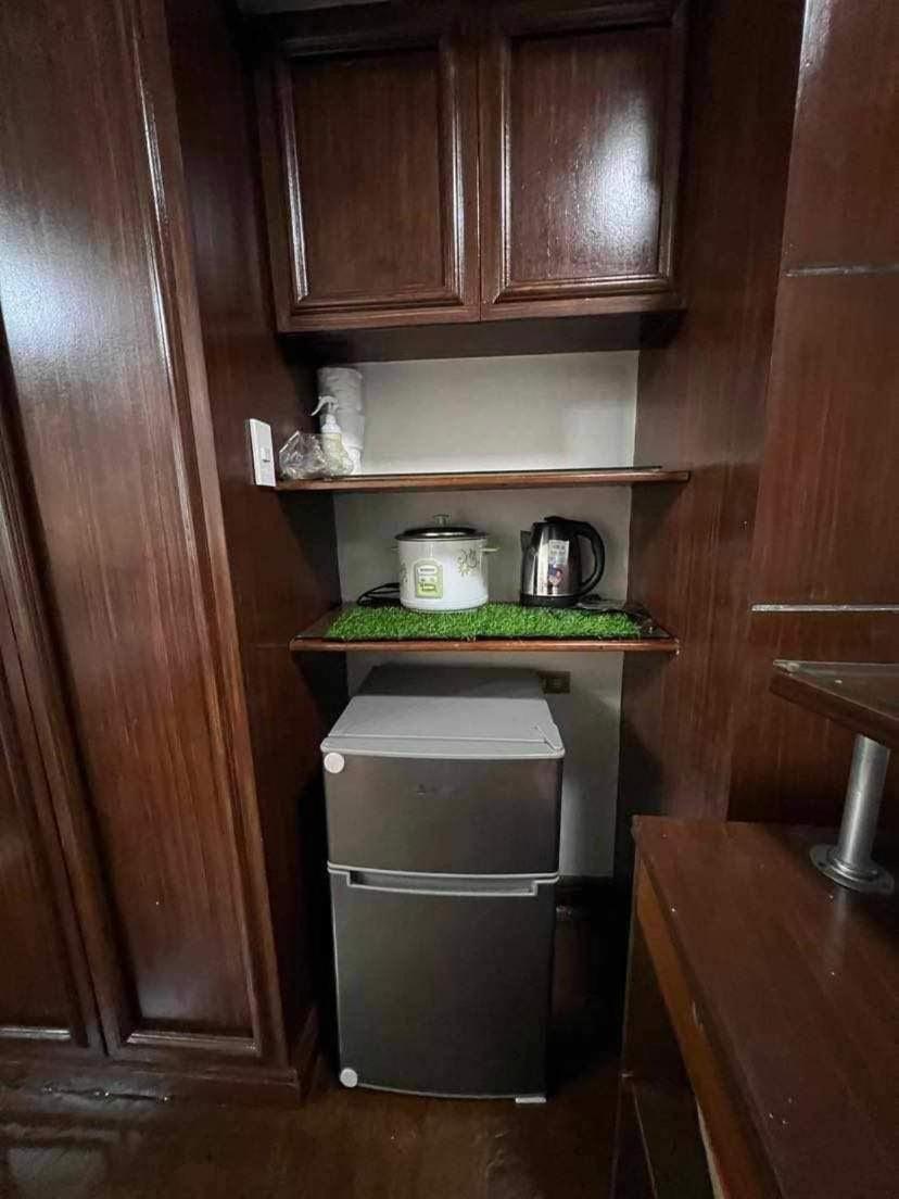 Millennium Plaza Hotel Makati City Bagian luar foto